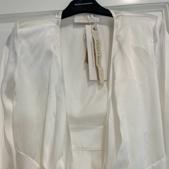 Bronx and Banco White Silk and Feather Dress Robe - Small - Picture 5 of 9